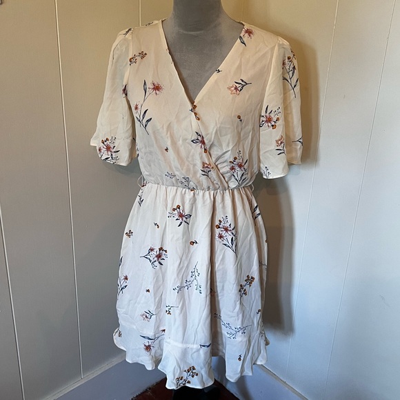 NWOT Socialite Floral Dress, Size Small - Picture 1 of 4